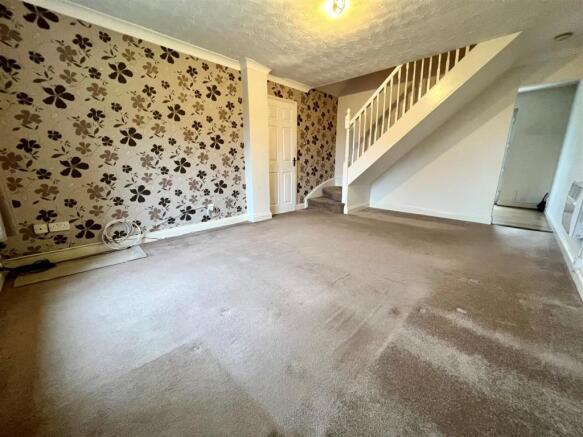 21 Brampton Lane - lounge 2.jpg