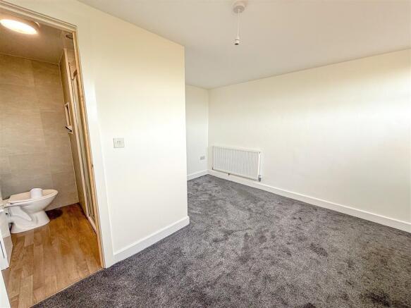 4 bed Terraced for sale Image 10