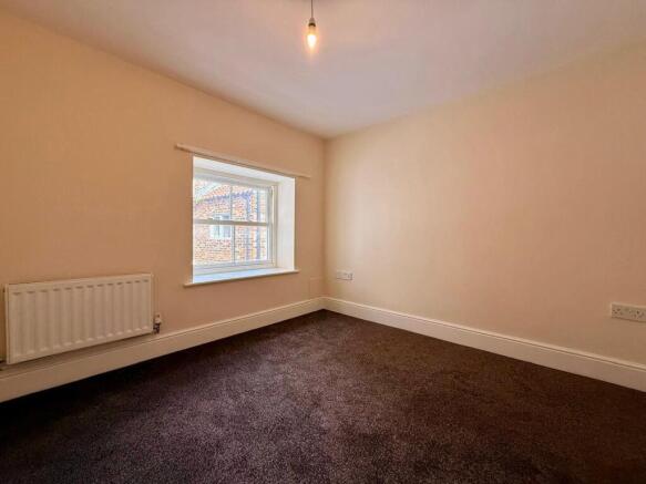 2 bed Apartment to rent Image 2