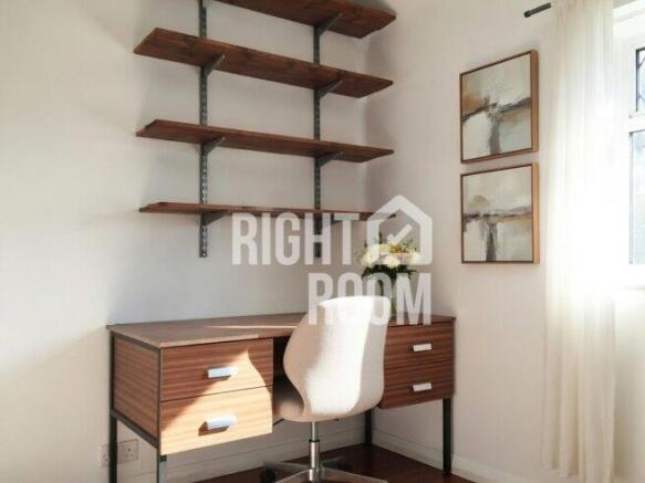 room-2-7-fountains-close-bn1-7br-1064515