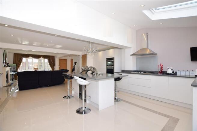 Kitchen/Breakfast Area