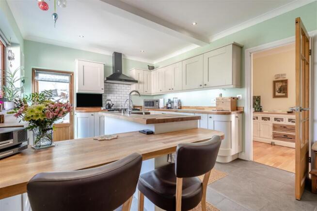 8682205-interior20.jpg