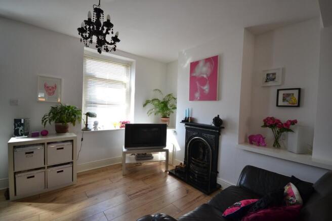 Living room pic 2