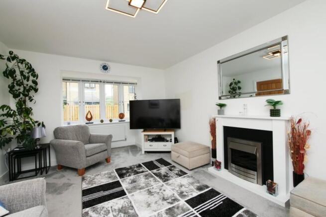 4 bed Detached for sale Image 5