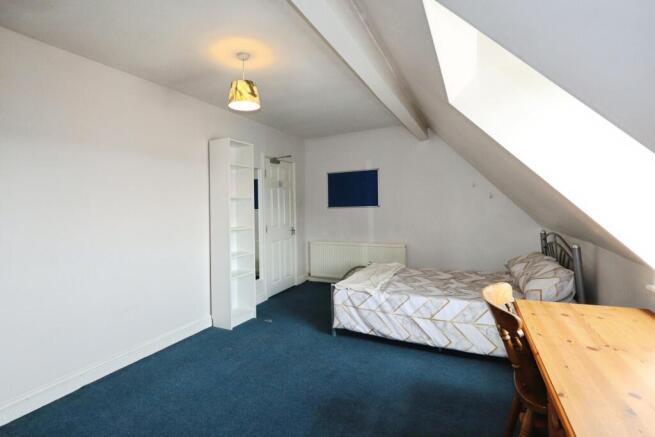 4 bed Terraced for sale Image 11