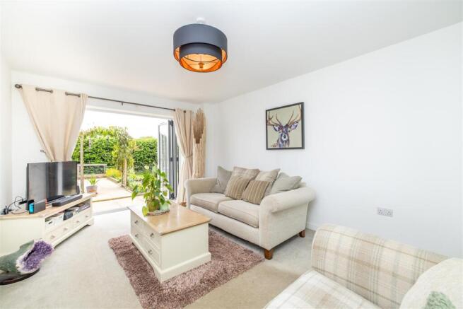 4 bed Detached for sale Image 9