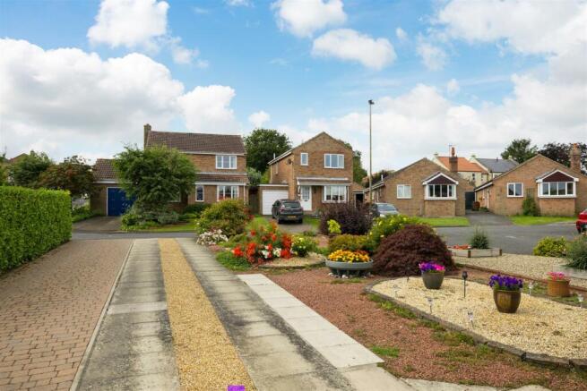 18 Sycamore Close-03blue.jpg