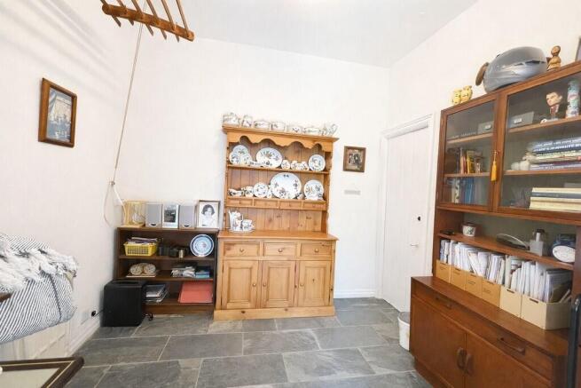 4 bed Semi-Detached for sale Image 5