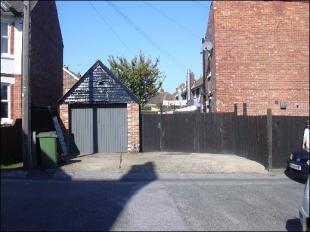 GARAGE/PARKING