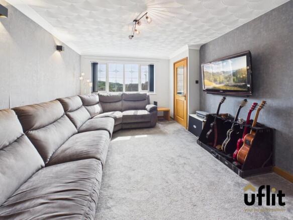 4 bed Detached for sale Image 5