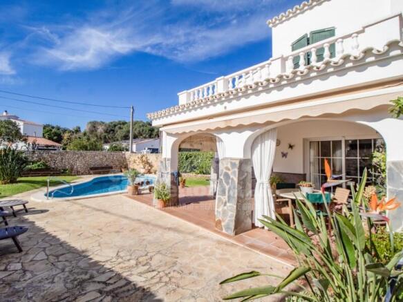 Country house with pool in Trebaluger