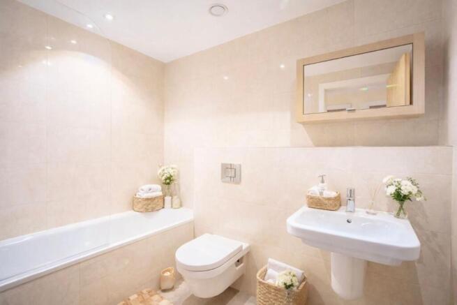 3 bed Apartment to rent Image 8