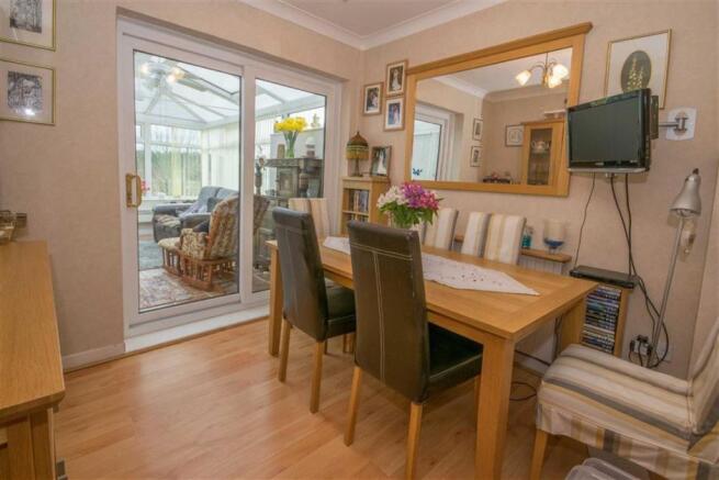 DINING ROOM/BED 3