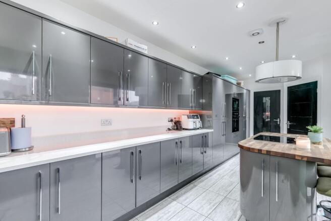 Kitchen / Breakfast Room