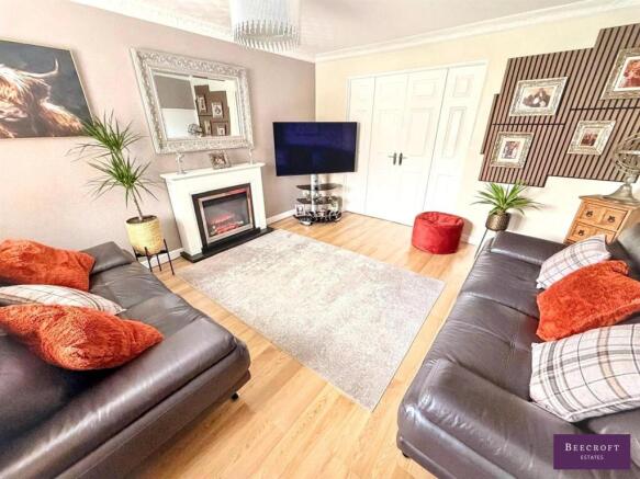 3 bed Semi-Detached for sale Image 7