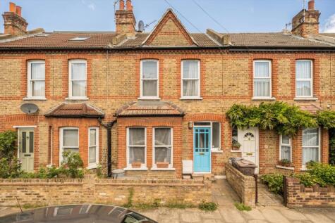 Mill Plat Avenue, Isleworth