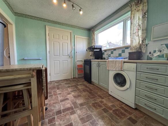 2 bed Semi-Detached for sale Image 12