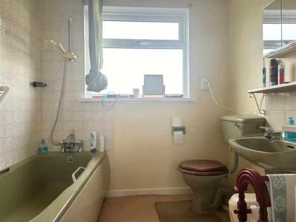 Bathroom.jpg
