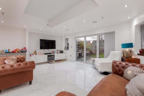 Beverley Gardens, Cranbrook Drive, Maidenhead, Berkshire