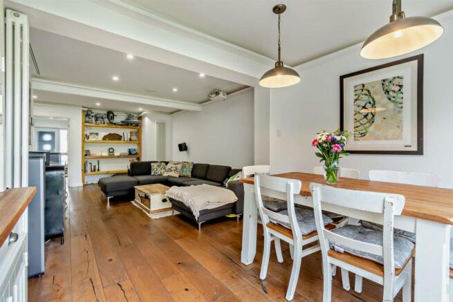 8599160-interior02-800.jpg