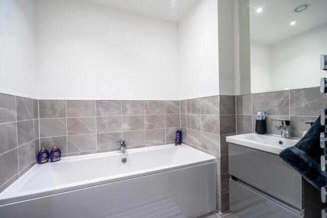 2 bed Apartment for sale Image 9
