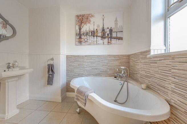 Family Bathroom 