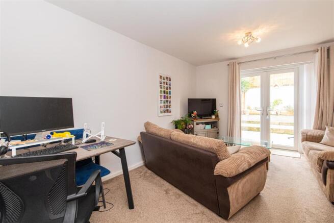 Virginia Crescent, Burton Latimer photo 3
