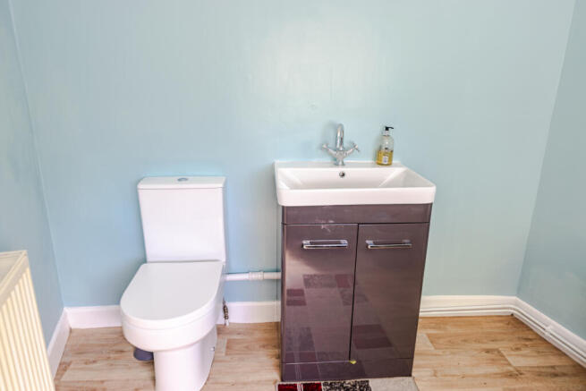 3 bed Semi-Detached for sale Image 11