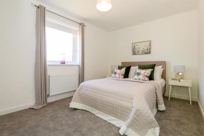 2 bed Terraced to rent Image 7