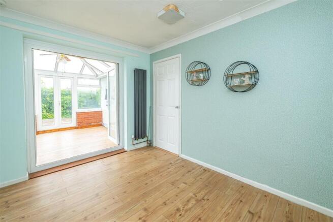 Laurels, 11 Vaughan Gardens, Codsall, Wolverhampton, WV8 1AQ photo 4