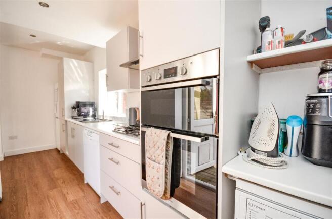 3 bed Semi-Detached for sale Image 8