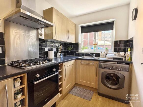 3 bed Town House for sale Image 6