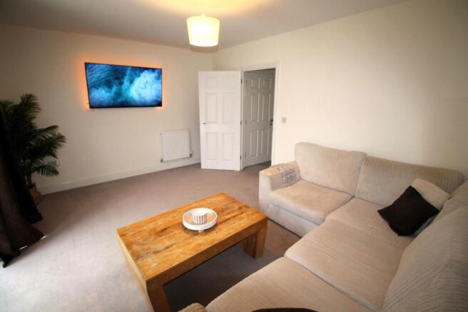 Manu Marble Way, Gloucester, GL1 photo 4