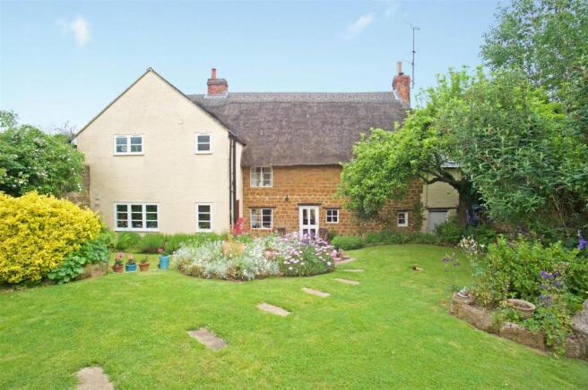 Throstle Cottage fpz