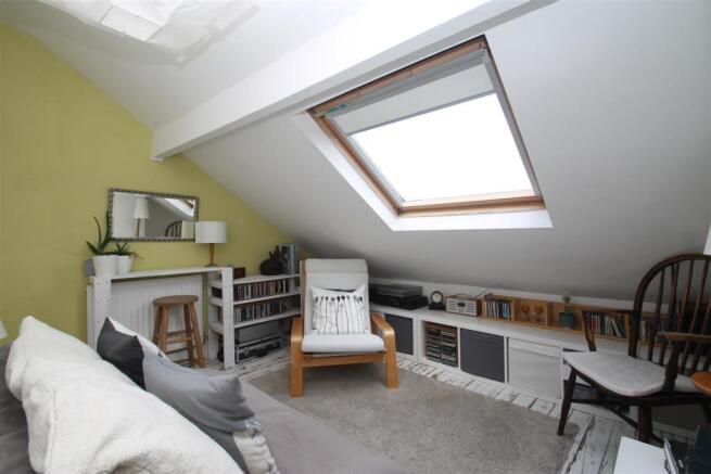 bedroom 3.JPG