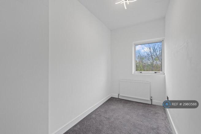 2 bed End of Terrace to rent Image 12
