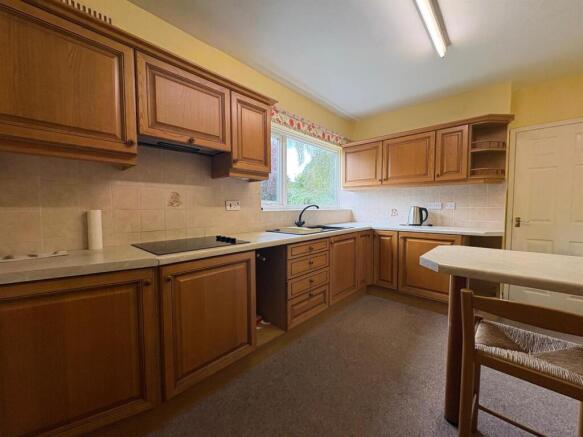 3 bed Detached Bungalow for sale Image 5
