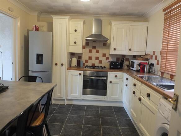Kitchen: