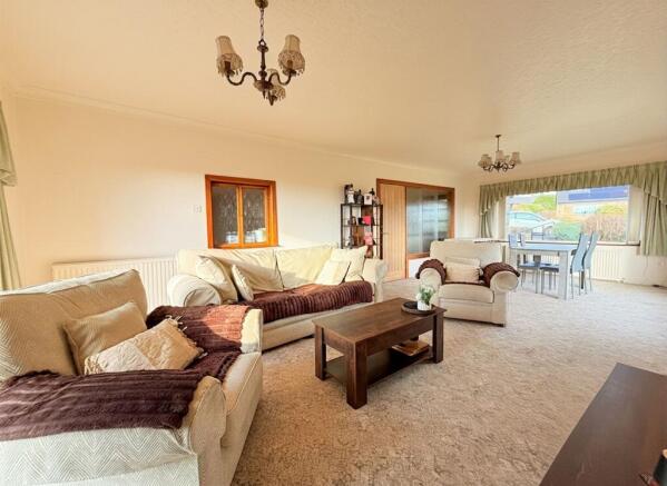 3 bed Detached for sale Image 6