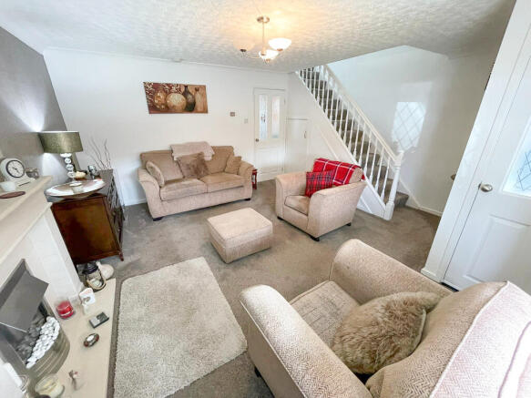 Weybourne Drive, Bredbury photo 4