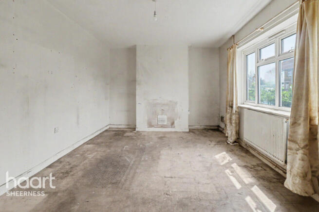3-bed semi-detached on First Avenue, Sheerness, £200,000