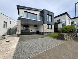 18, Sea View Crescent, Perranporth TR6 0FN