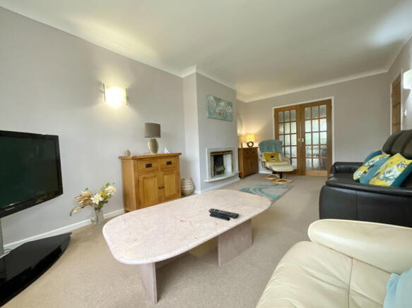 Sunbury Drive, Ainsdale, Southport photo 4