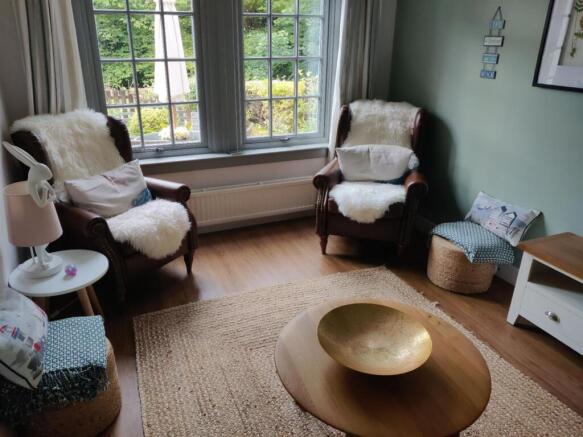 lounge 2.jpg