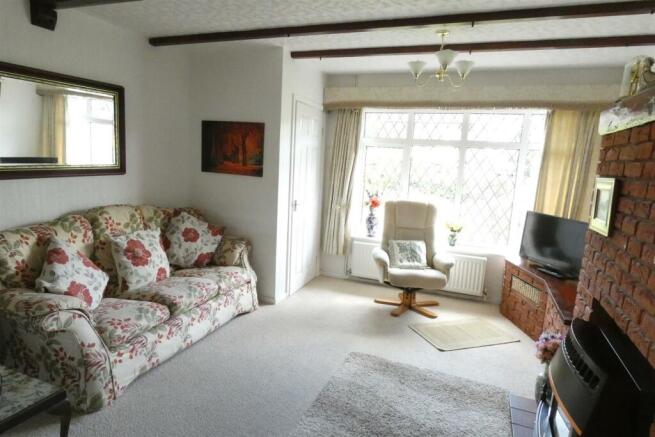 LOUNGE/DINING ROOM