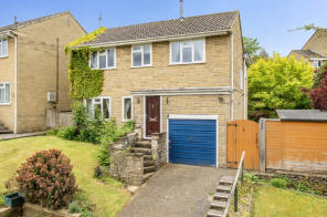 17, Ashlands Close, Crewkerne TA18 7BD