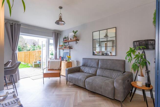 Angel Road, Thames Ditton, KT7 photo 4