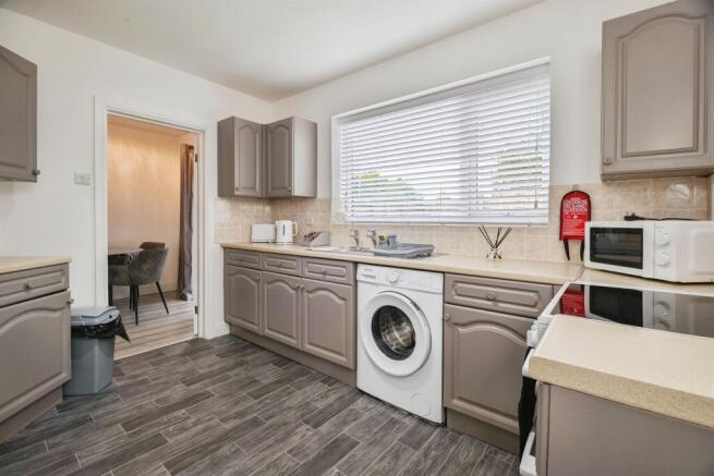 3 bed Semi-Detached for sale Image 7