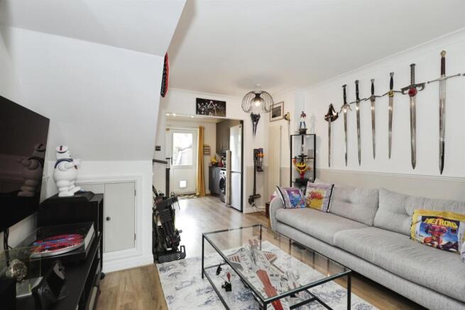 2 bed Semi-Detached for sale Image 5