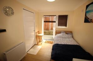 201, Knightsfield, Welwyn Garden City AL8 7QL
